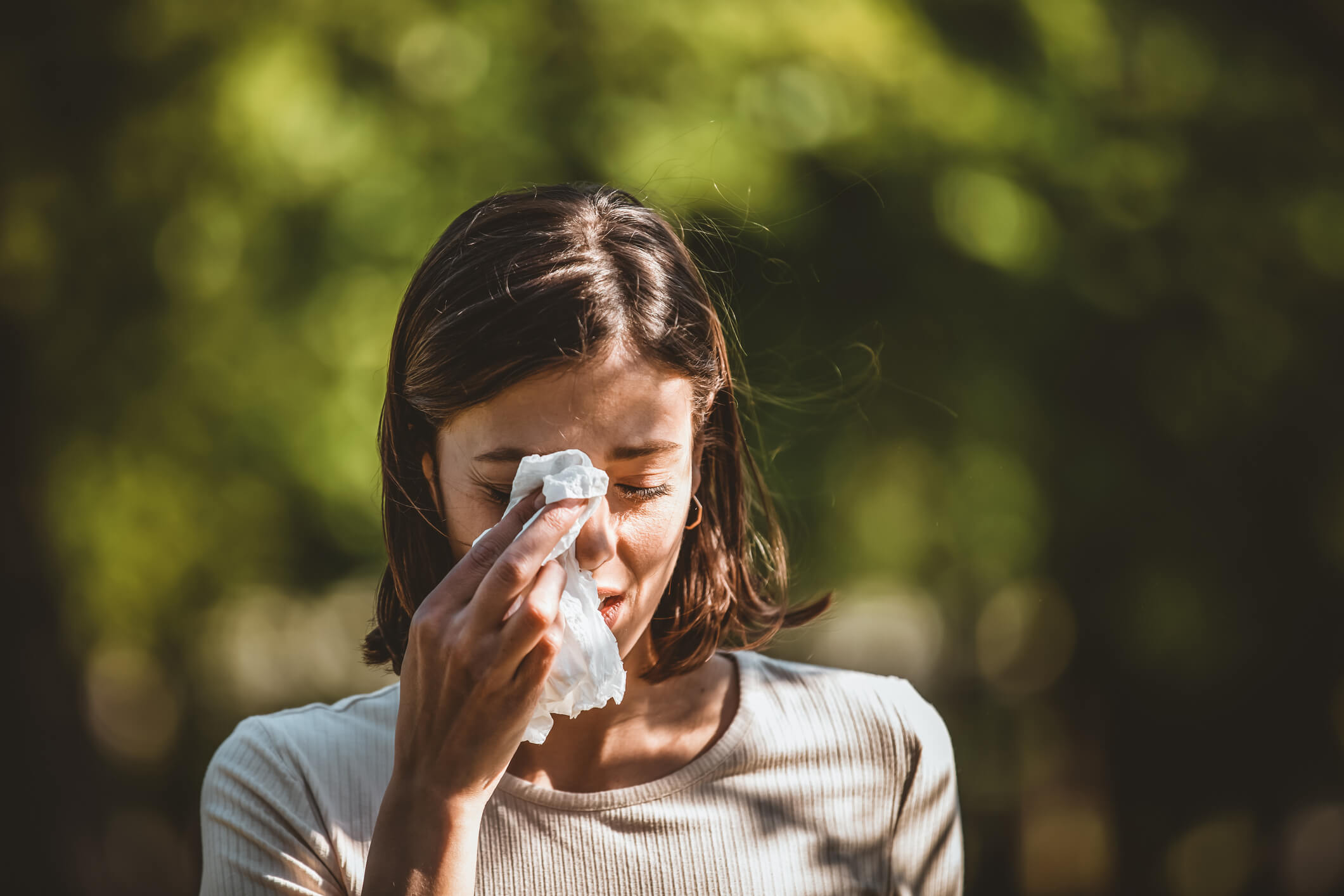 Is there a link between seasonal allergies and dry eyes?